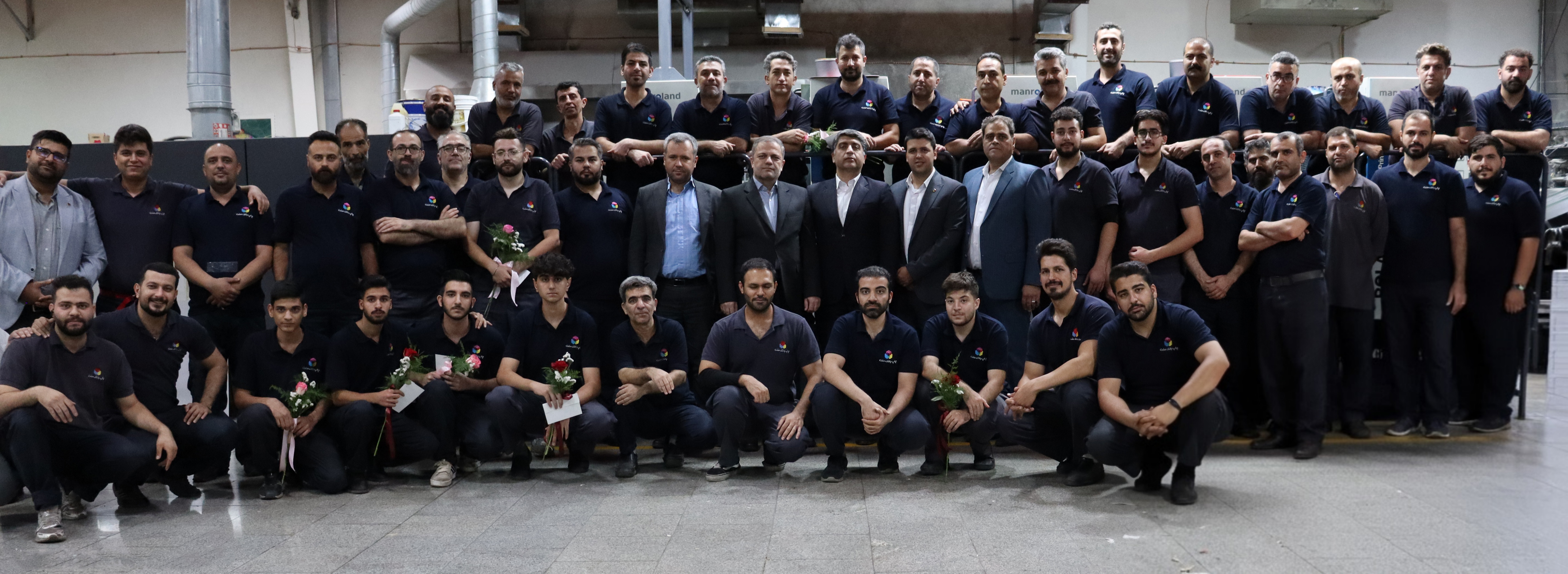 مدیرعامل شرکت چاپ بانک ملت از خطوط تولید و سایر واحدهای شرکت بازدید نمود.